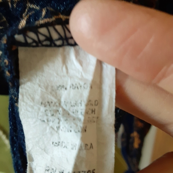 DEE ELLE Off the Shoulder Floral Top Size Small - Picture 11 of 12